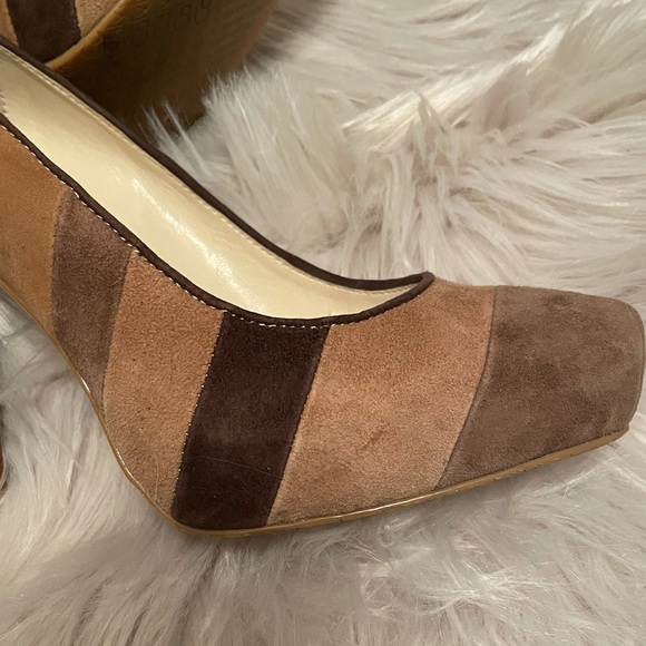 Sz 6M “Gabbey” Calvin Klein Suede Pumps with Wooden Heels - Picture 9 of 9